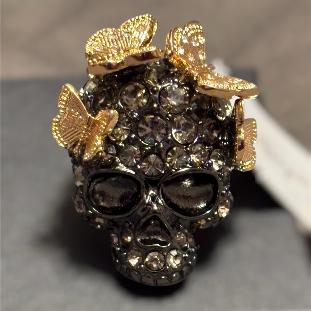 NWT•Betsey Johnson Gunmetal Skull wButterflies Ring size 7.5